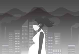 Femme enceinte dans un nuage de pollution