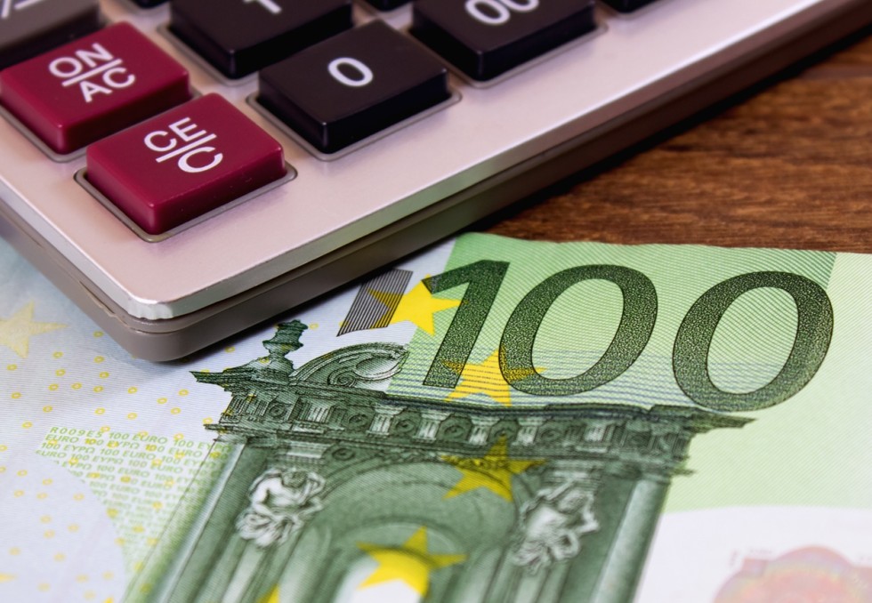 100 euros