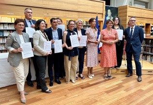 signature de la charte d'engagement contre les VSS