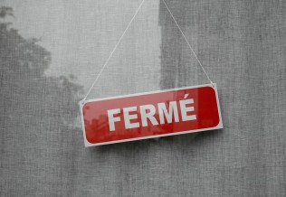 fermé