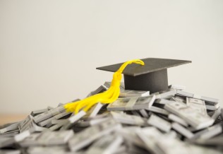 Coût de l'internat de médecine : jusqu'à 950 millions d'euros en plus d'ici six ans 